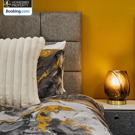 Holiday home Modern 4bedroom House By Homebird Management Short Lets & Serviced With Private Parking & Garden Leeds (West Yorkshire)